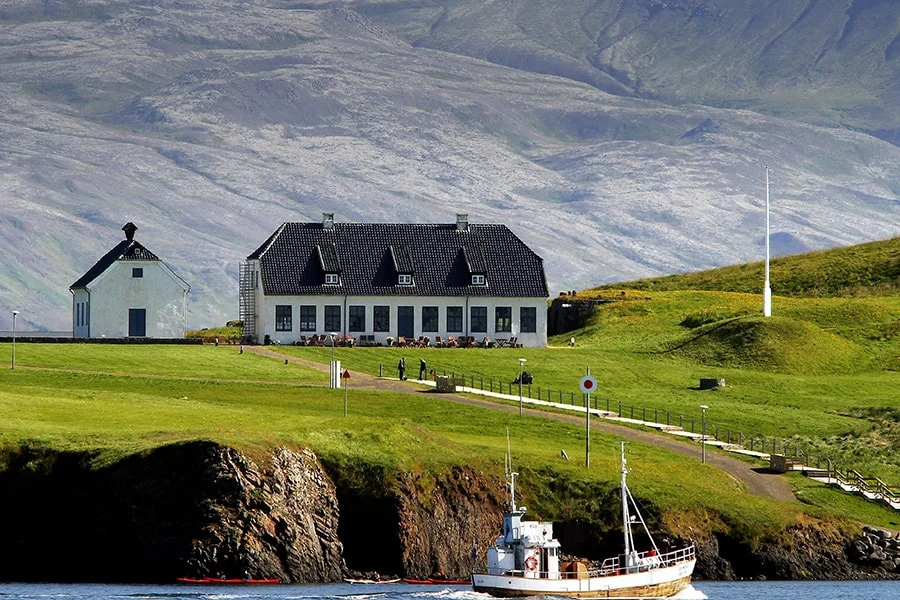 Why is Iceland called Iceland? Why is Greenland called Greenland? Depressed Vikings and medieval sales talk!